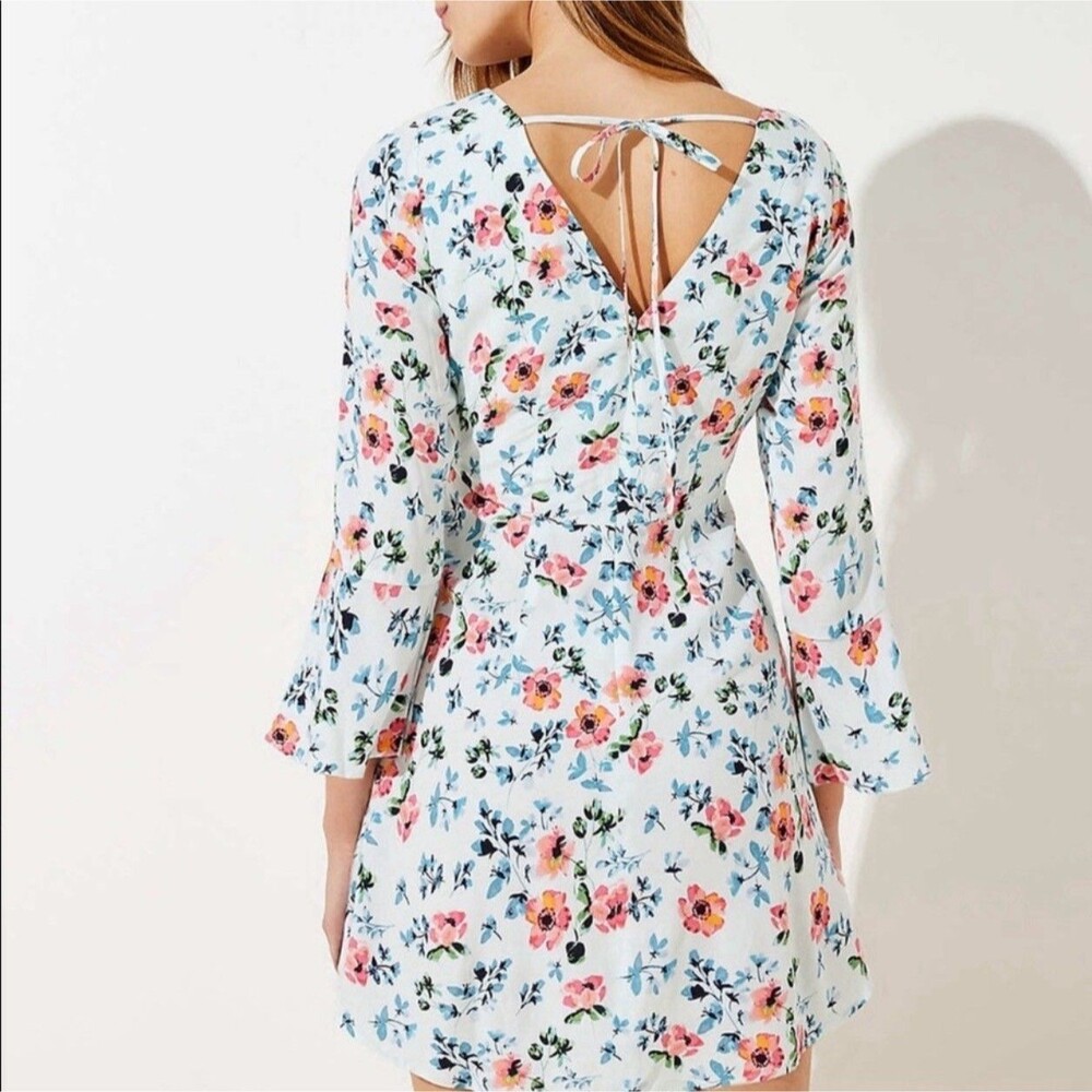LOFT Blue Breeze Floral Print Dress Tie Back Bell 3/4 Sleeve White Pink Size 12 - Picture 2 of 10